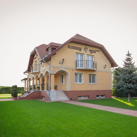 Airport Almaskert Panzio Bed & Breakfast Vecsés Dış mekan fotoğraf