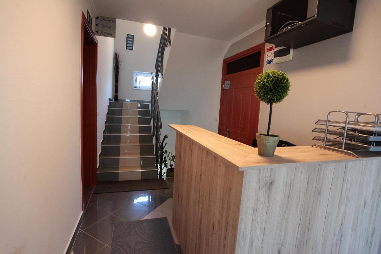 Airport Almaskert Panzio Bed & Breakfast Vecsés Dış mekan fotoğraf