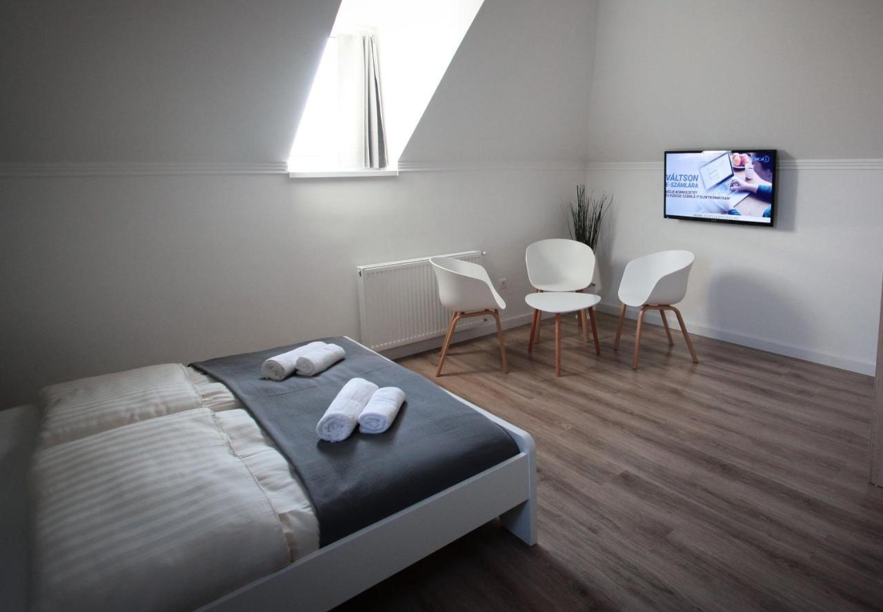 Airport Almaskert Panzio Bed & Breakfast Vecsés Dış mekan fotoğraf