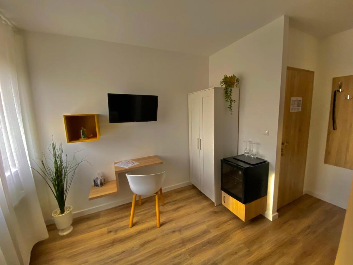 Airport Almaskert Panzio Bed & Breakfast Vecsés Dış mekan fotoğraf
