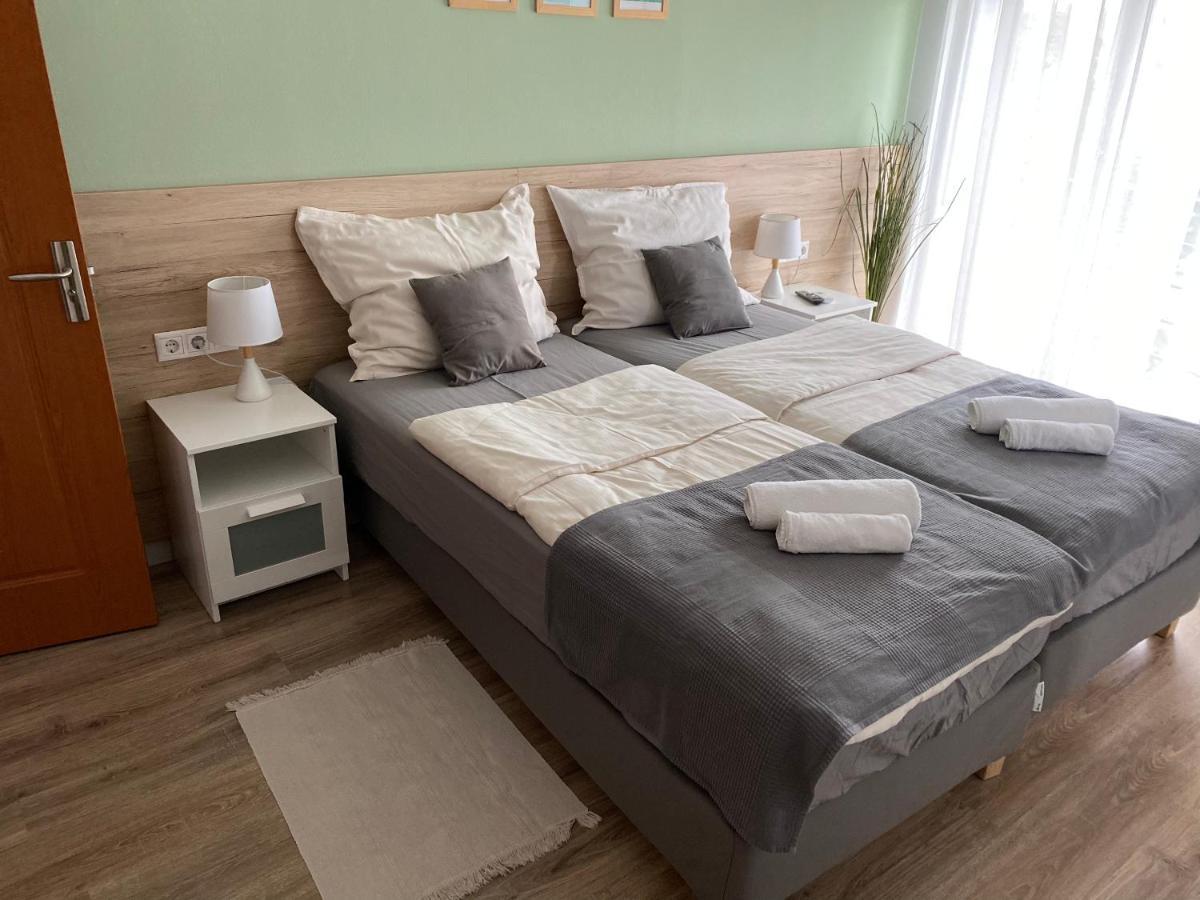 Airport Almaskert Panzio Bed & Breakfast Vecsés Dış mekan fotoğraf