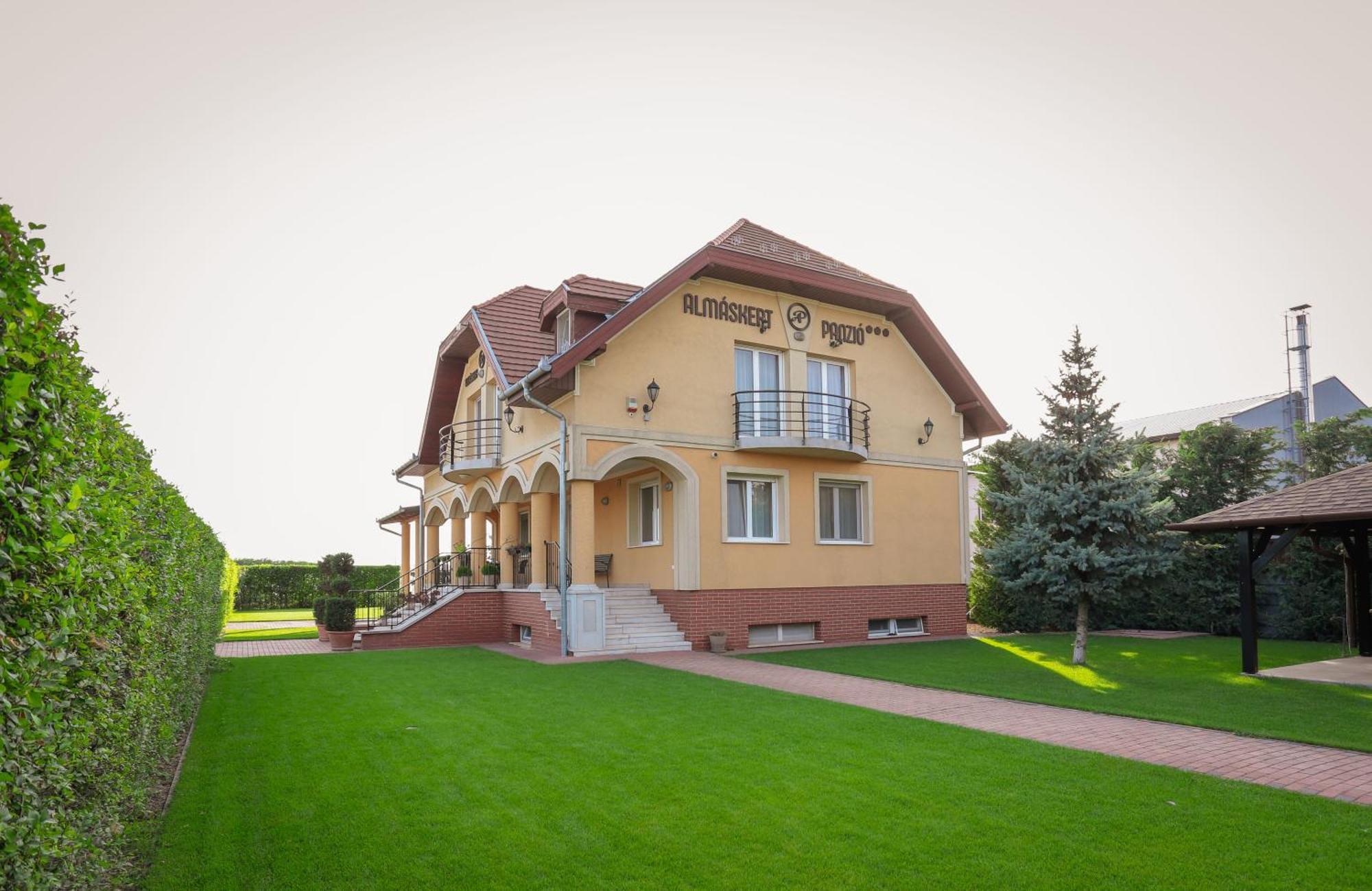 Airport Almaskert Panzio Bed & Breakfast Vecsés Dış mekan fotoğraf
